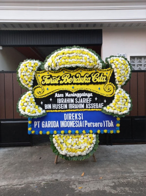 Papan Bunga Duka di Teon Nila Serua