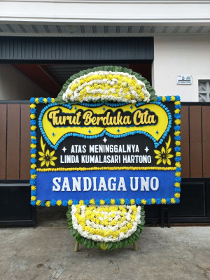 Papan Bunga Duka di Teon Nila Serua