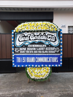 Papan Bunga Duka di Teon Nila Serua